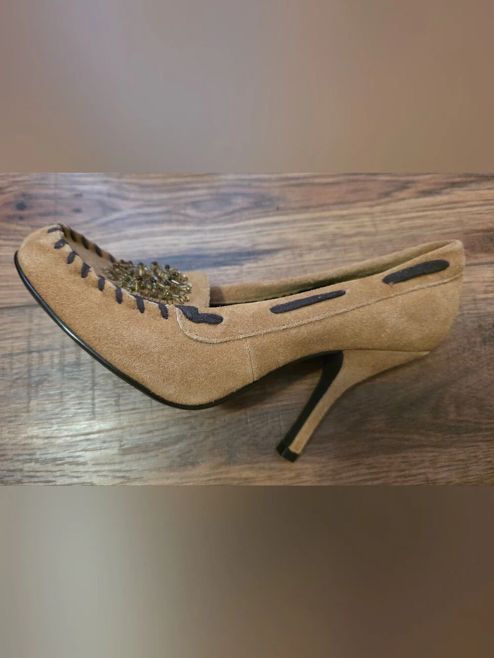 Y2K Chinese Laundry Cammie Suede Mocassin Beaded Stilleto Size 7.5 Tan